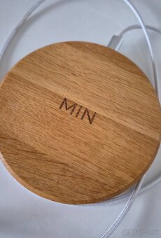 Bezdrôtová drevená nabíjačka MIN PAD - 2