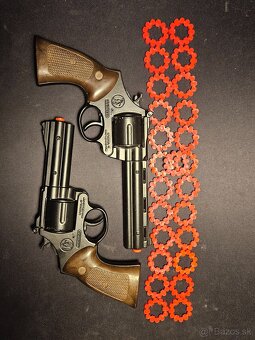 Pištoľ s nábojmi - 2