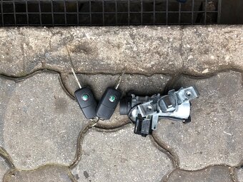 Predám spinaciu skrinku s kľúčom do vw škoda - 2