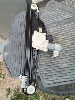 Zadná pravá stahovacka e60 - 2