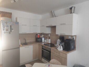 Prenájom 2 izbový byt Hlohovec centrum - 2