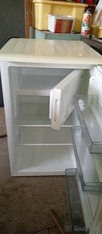 Predám chladničku s mrazničkou.Zachovala. - 2