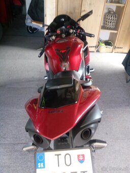 Predám Yamaha R1. R.v 2006 RN12. - 2