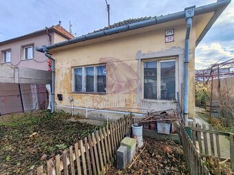 Dom na rekonštrukciu v Senci - 2