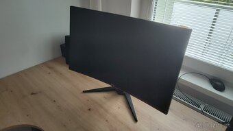 32'' 144Hz Monitor AOC C32G1 - 2