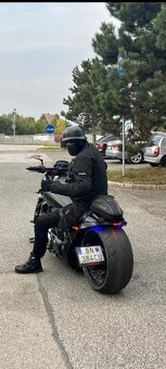 Suzuki VZR1800 intruder - 2