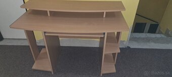 Počítačoví stolík - 2