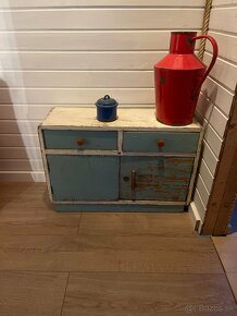 Kredenc,Sekretár - 2