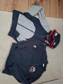 Mikiny a tepláky 128 - 2