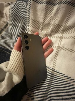 Samsung Galaxy S24 - 2