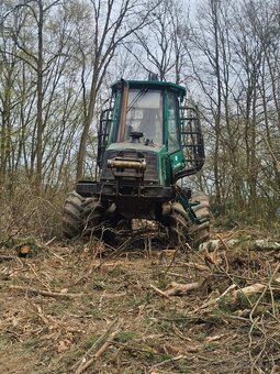 John Deere 810D - 2