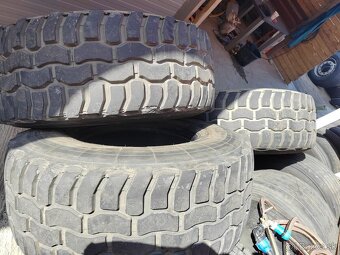 18 R22,5 BARUM NR27 (445/65 R22,5) - 2