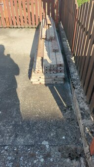 Predám kovové šalovacie dielce a šiny - 2