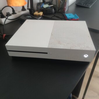 Xbox One S 1TB - Nefunkčný - 2