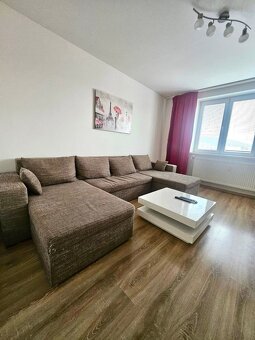 VÝNIMOČNÝ 3-IZBOVÝ BYT V CENTRE TRENČÍNA S 2 BALKÓNMI - 2