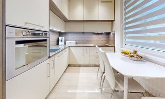 4 izbový byt s lodžiou TOP LOKALITA - ZVOLEN Západ - 2