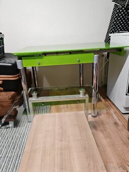 Kuchynský stôl a stoličky - 2