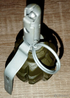 Znehodnotený granát F1 - 2