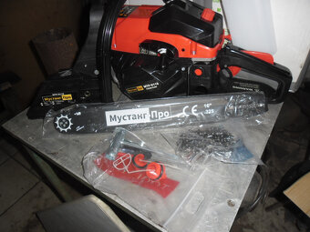 BENZíNOVá MOTOROVá PíLA - 2