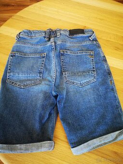 Chlapčenské kraťasy v. 140 - 2