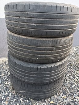 225/60 R17 - 2