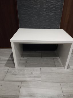Stolik biely leskly - 2