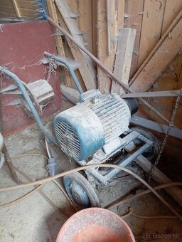 Kamenný šrotovnik - 2