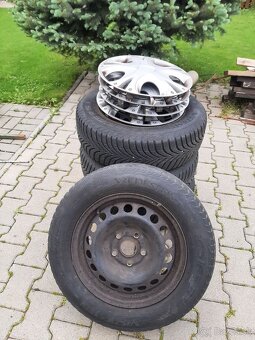 Predám plechové disky s pneumatikami Golf V - 2