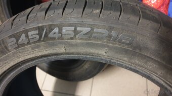 Predám zachovalé letné pneumatiky 245 45r18 - 2