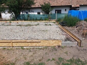 Predám stavebný pozemok s elektr. prípojkou a s projektom - 2