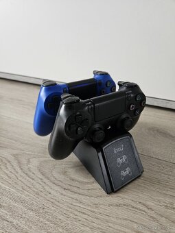 Playstation 4 - 2