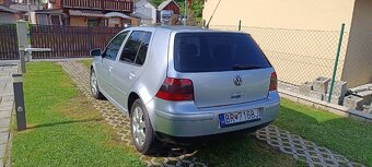 Golf 4 - 2