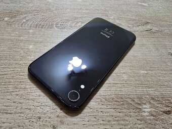 Iphone XR 64gb plnefunkcny ma len bezne znamky pouzivania al - 2