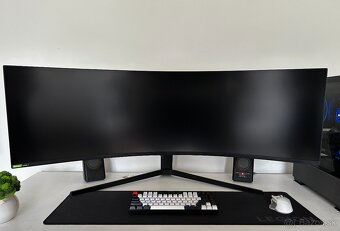 Monitor Samsung Odyssey G9 - 2