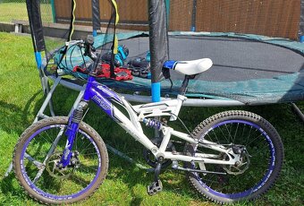 Trampolina, bicykel, korcule - 2