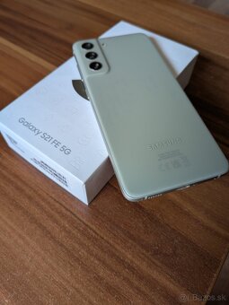 Samsung Galaxy S21 FE 5G - 2