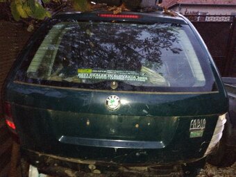 Fabia . Predná kapota.a kufrové dvere - 2