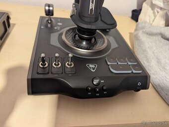 Turtle Beach flight deck - 2