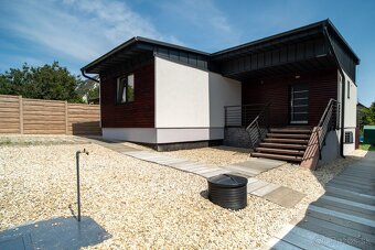 Nadštandardný dom s veľkým pozemkom - Pereš - Predaj - 2