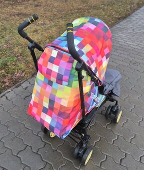 Štýlový a ľahký kočík Cosatto Woosh (vzor Pixelate) - 2