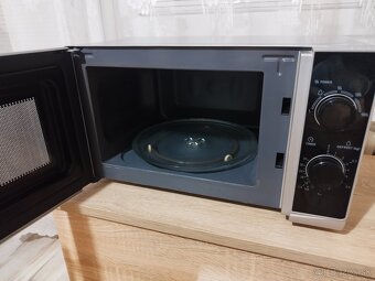 Predám mikrovlnnú rúru - 2