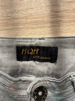 Sivé trojštvrťové kraťasy - 2