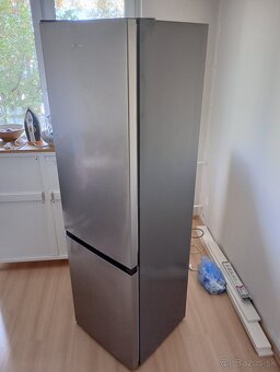 Predám chladničku s mrazničkou HISENSE - 2