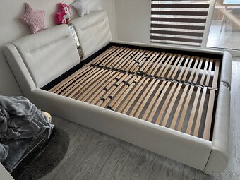 Manželská posteľ s roštami - 2
