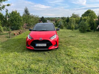 Predám Toyotu Yaris Hybrid - 2