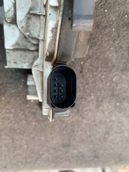 Ľavý predný zámok VW Passat CC 5N1837015A - 2