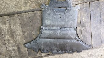 Audi a4 b8 Kryt pod motor - 2
