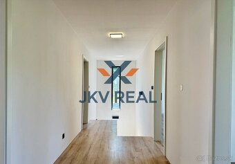 JKVreal ponúka na predaj 4-izbový rodinný dom s terasou a dv - 2