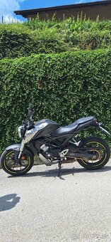 Honda cb125r - 2