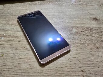 Huawei Mate 10 pro 128gb v super stave s krasnym super amole - 2